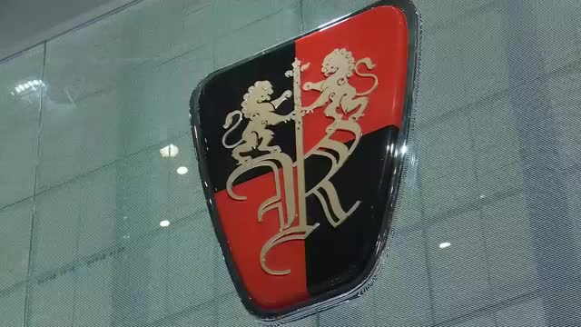 全新智联网SUV荣威MAX首次亮相_首款5G概念车同台展出